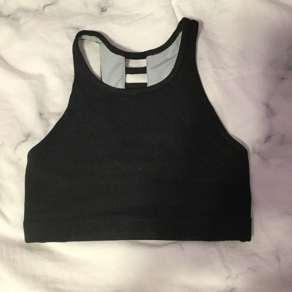 sports bra